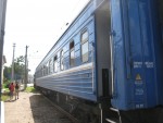 Прицепной вагон Могилёв - Архангельск на стоянке в Орше